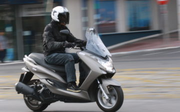 Rent Yamaha Majesty 125 cc ( must have license category A1 , A2 or A ) 